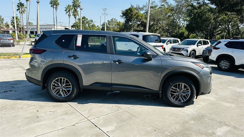 2025 Nissan Rogue S photo 8