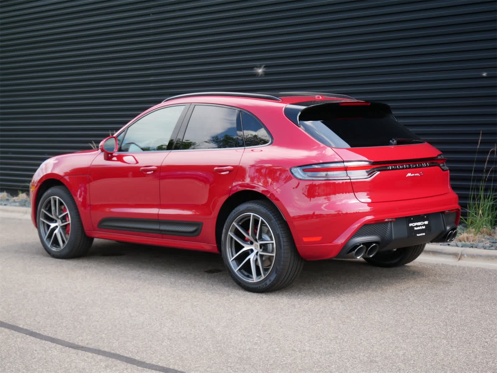 2025 Porsche Macan S photo 3