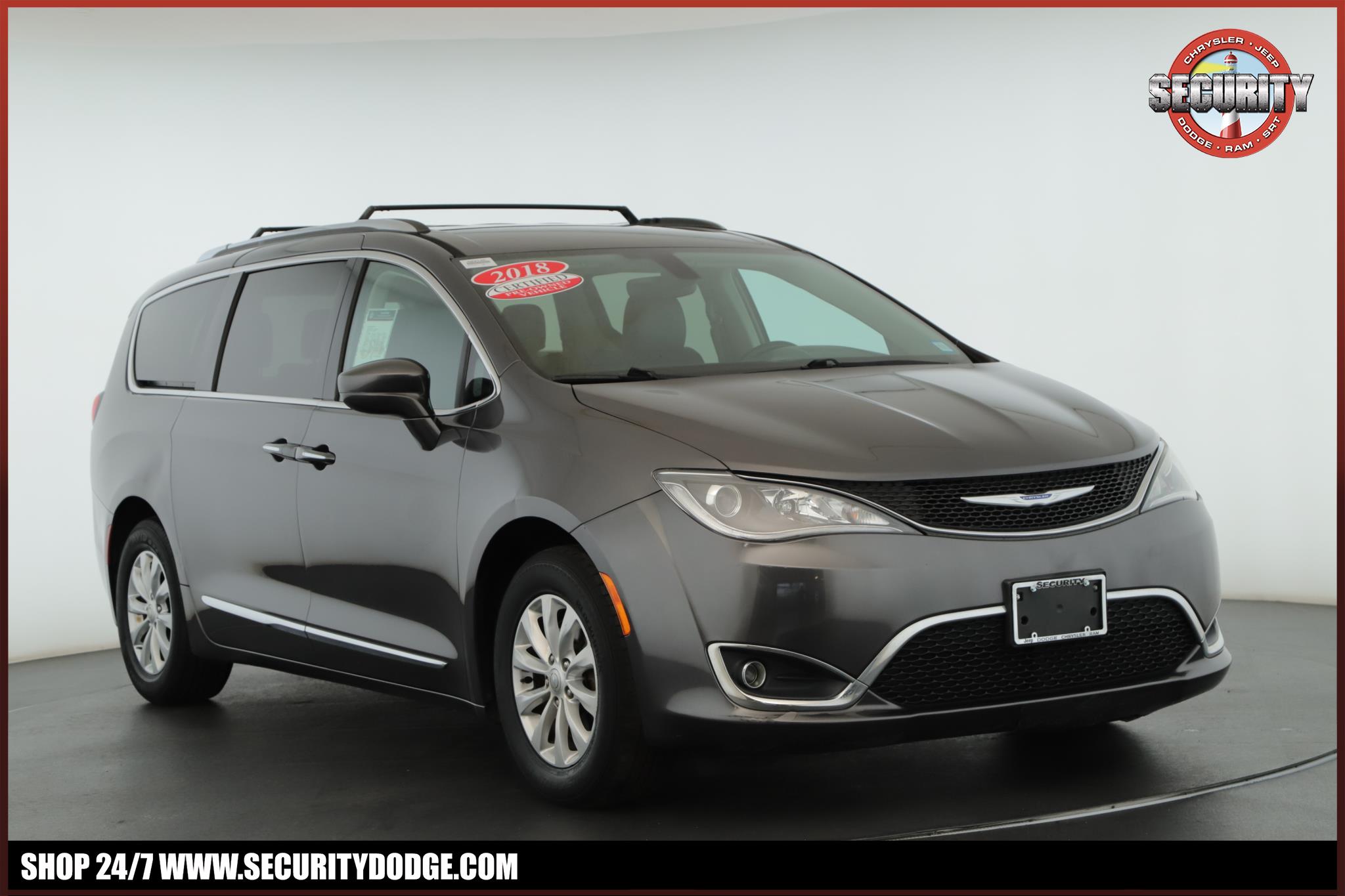 2018 Chrysler Pacifica Touring L's photo