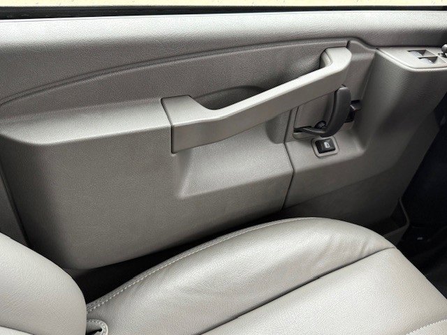 2025 Chevrolet Express Cargo 2500 photo 21