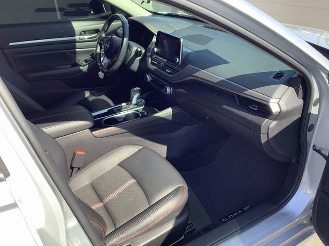 2024 Nissan Altima SR photo 32