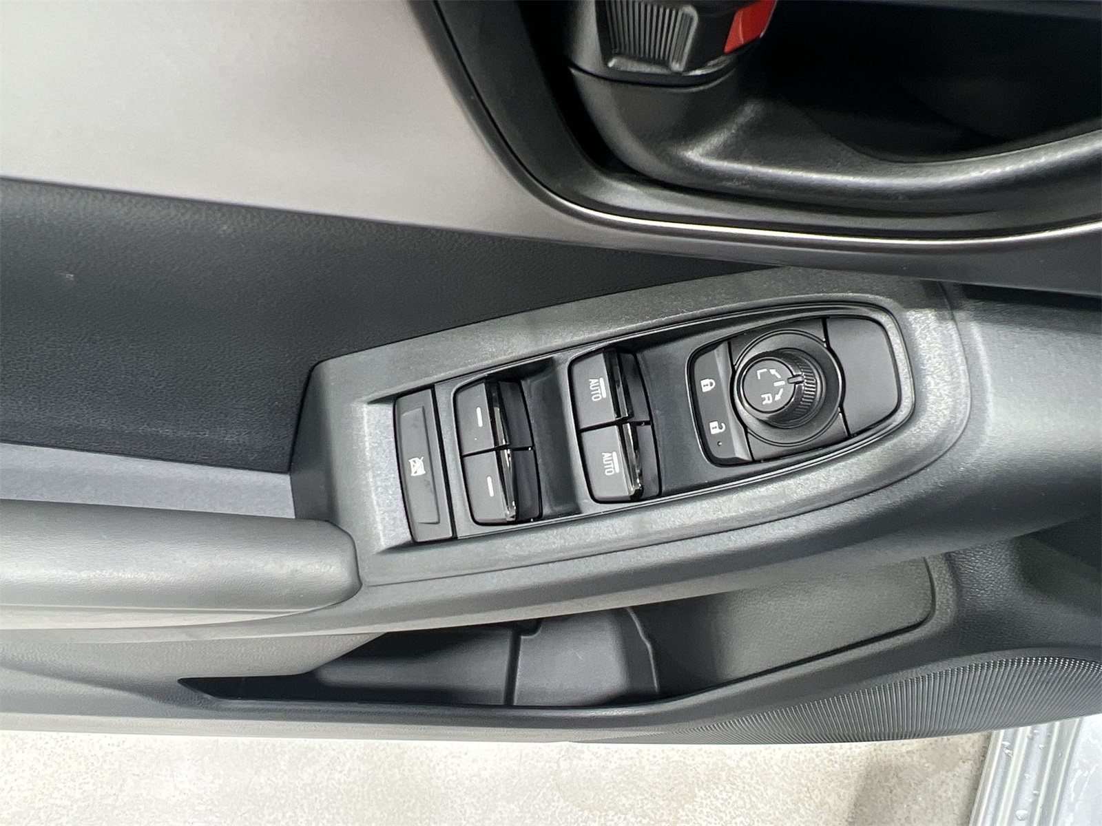 2025 Subaru Impreza Base photo 12