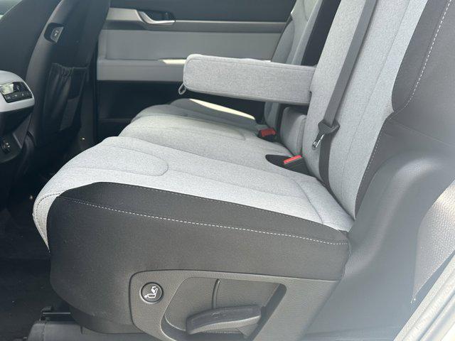 2025 Hyundai Palisade SE photo 14