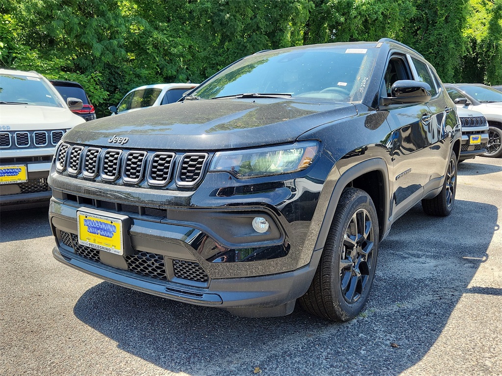 2024 Jeep Compass Latitude photo 3