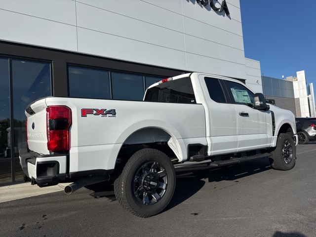 2024 Ford F-350 XL photo 3