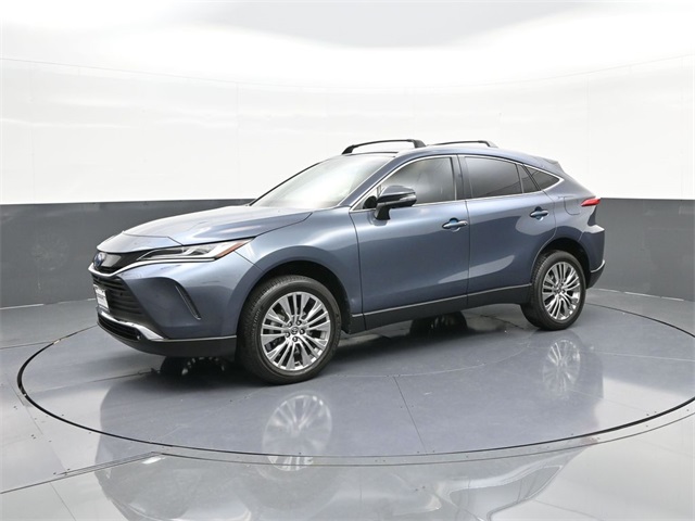 2023 Toyota Venza Limited's photo