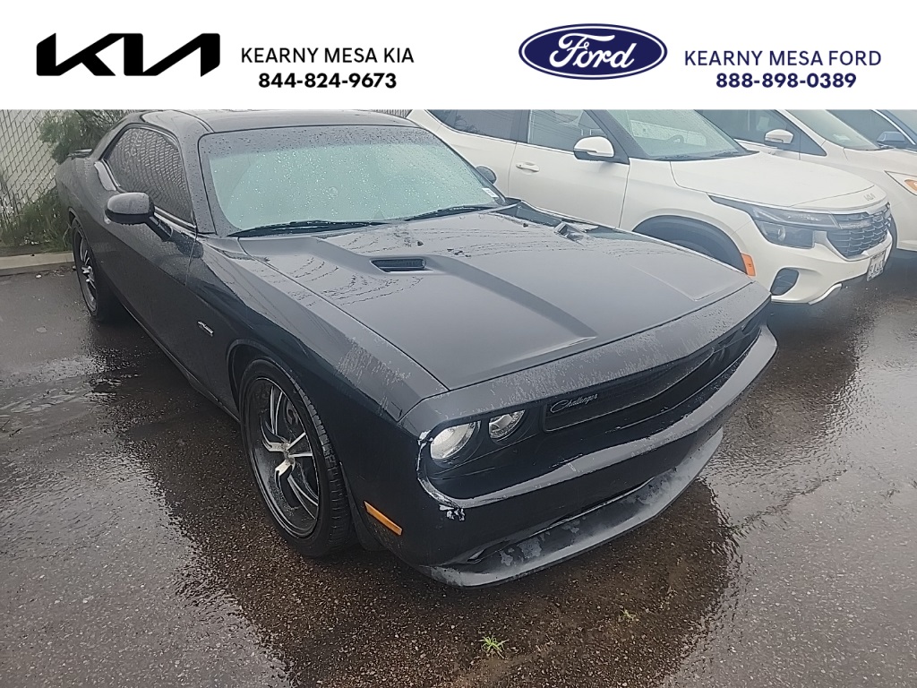 2014 Dodge Challenger R/T's photo