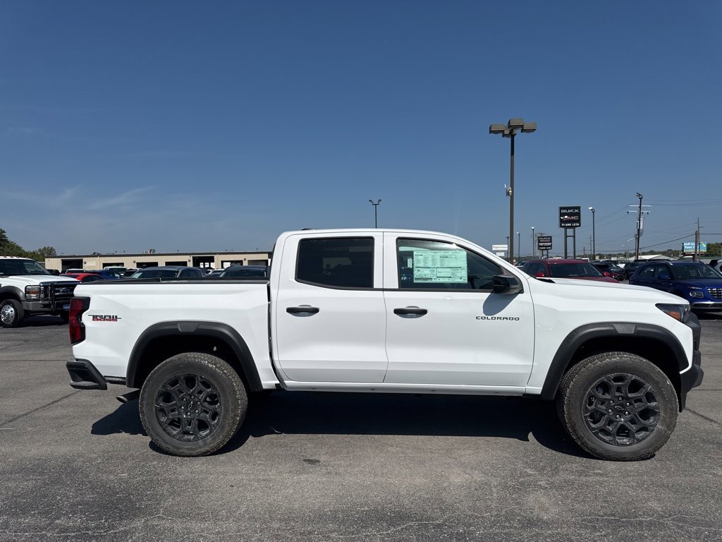2026 Chevrolet Colorado Trail Boss photo 2