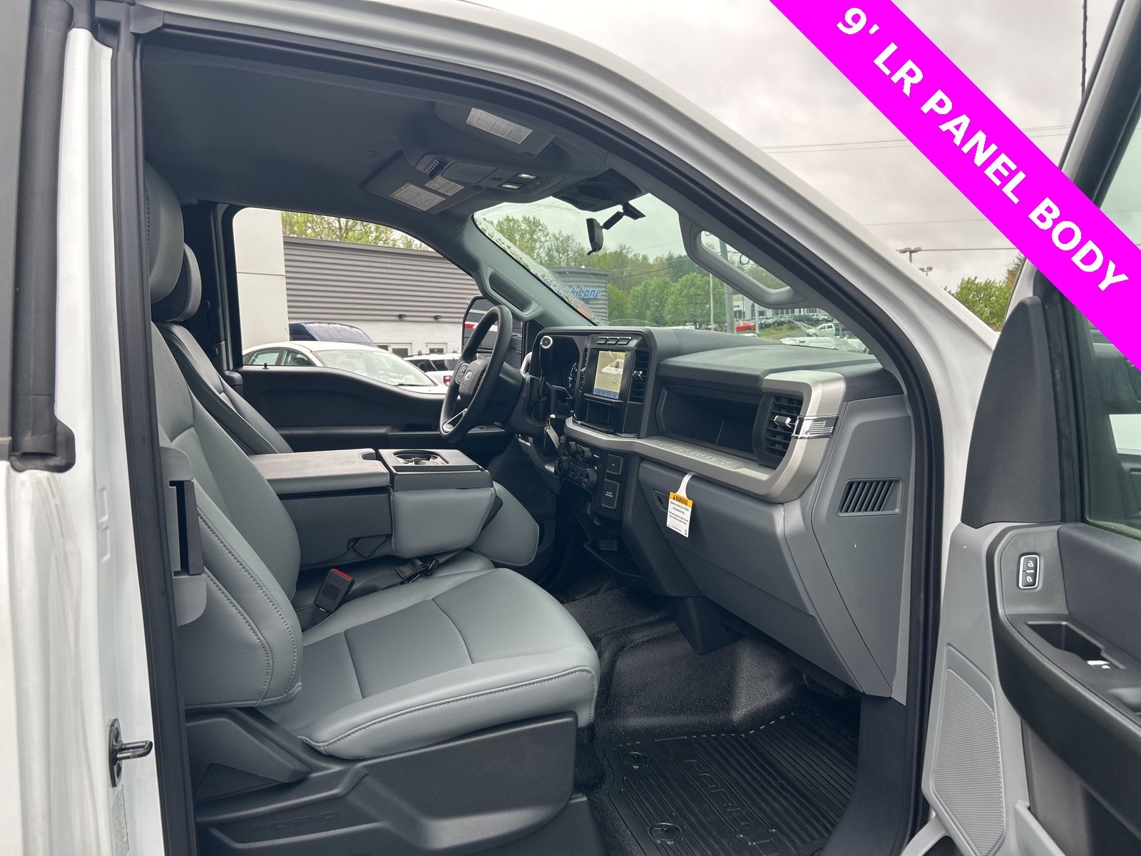 2023 Ford F-350 photo 4