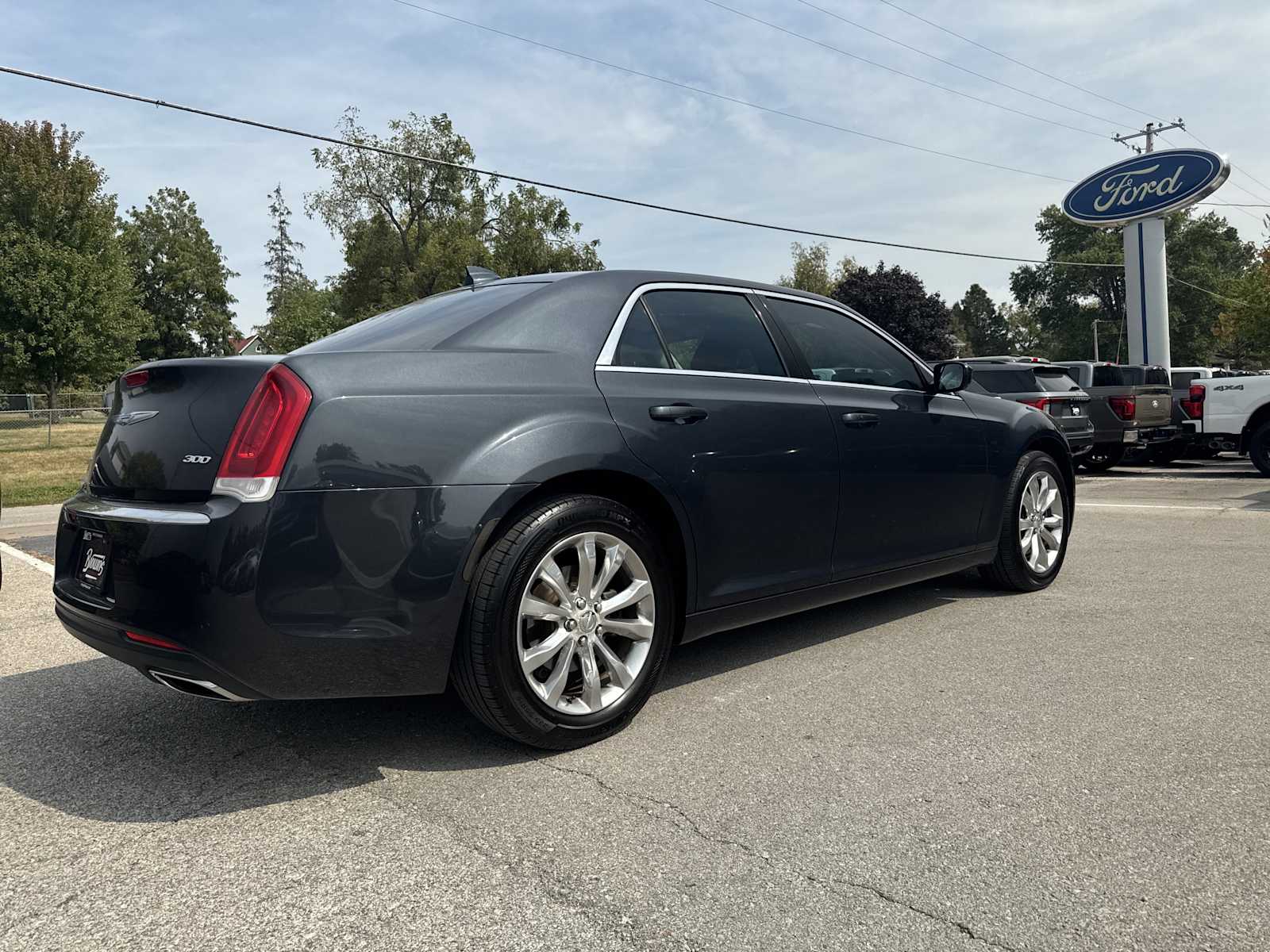 2018 Chrysler 300 Touring photo 5