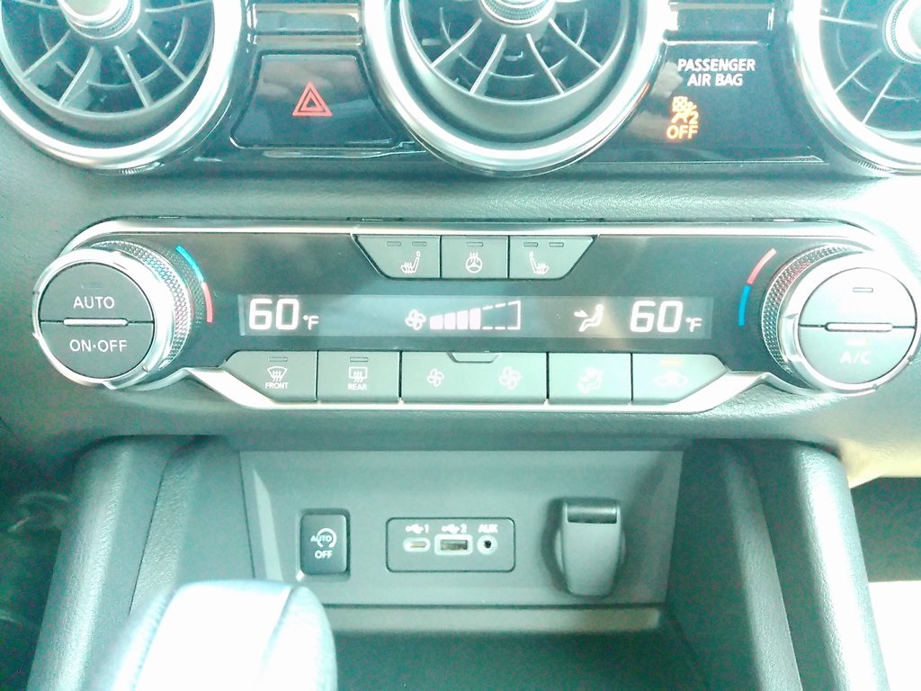 2025 Nissan Sentra SV photo 27