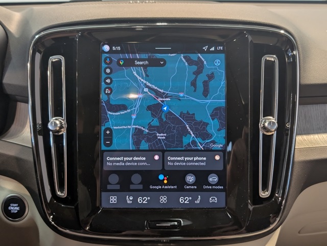 2026 Volvo XC40 photo 17