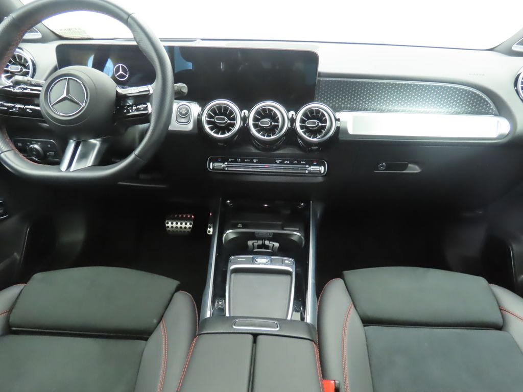 2025 Mercedes Benz GLB 250 photo 12