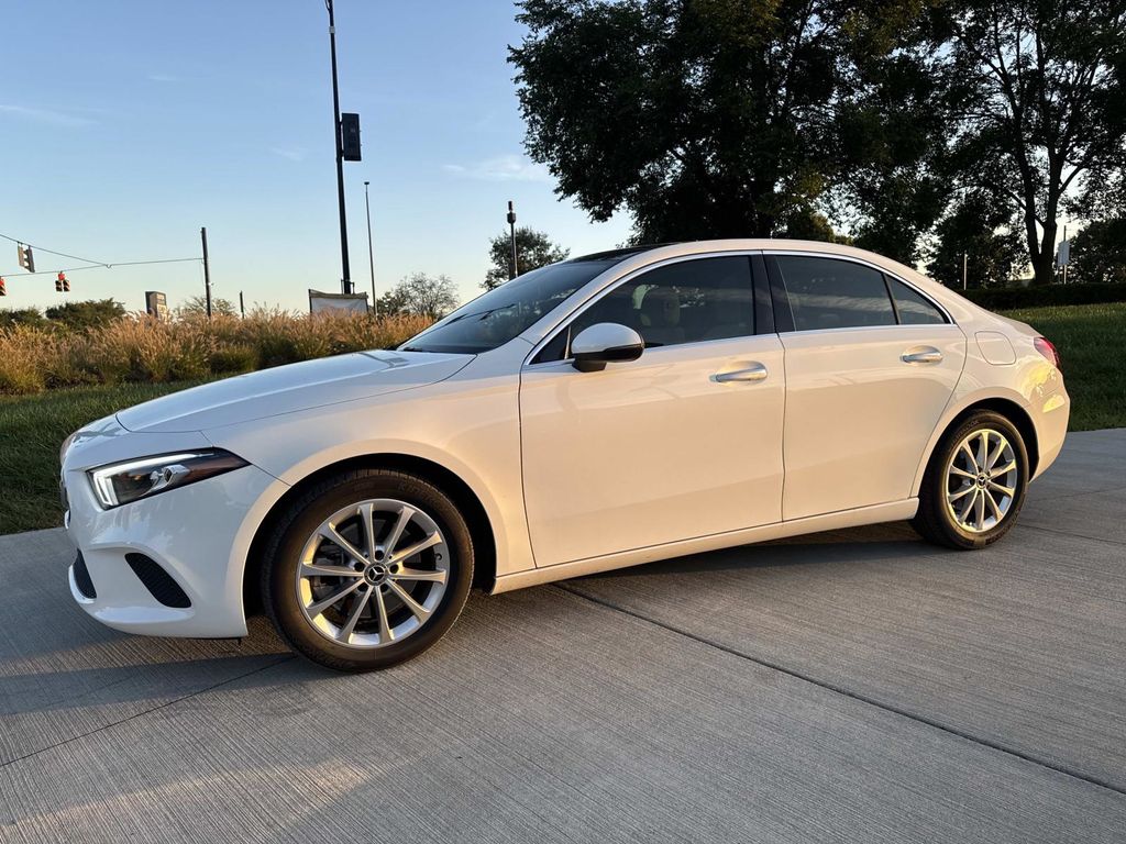 2019 Mercedes Benz A 220 4MATIC photo 2