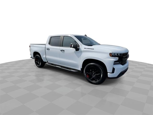 2022 Chevrolet Silverado RST photo 2