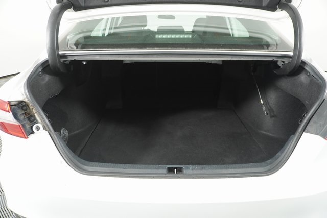 2020 Toyota Camry LE photo 31