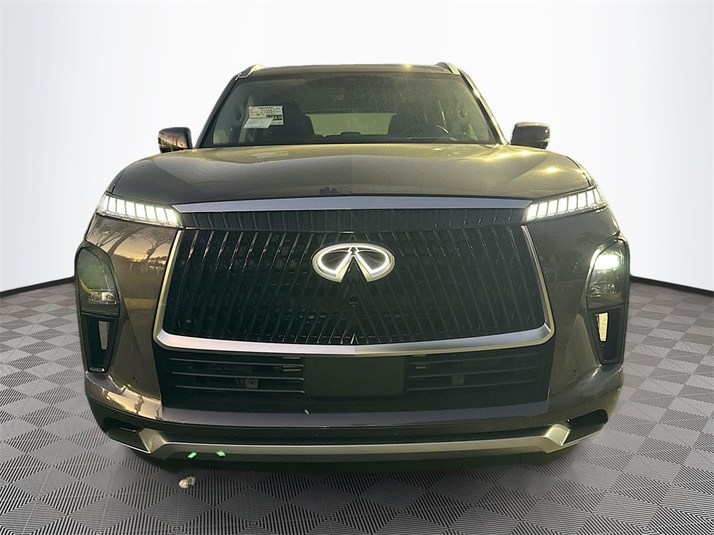 2026 Infiniti QX80 Luxe photo 2