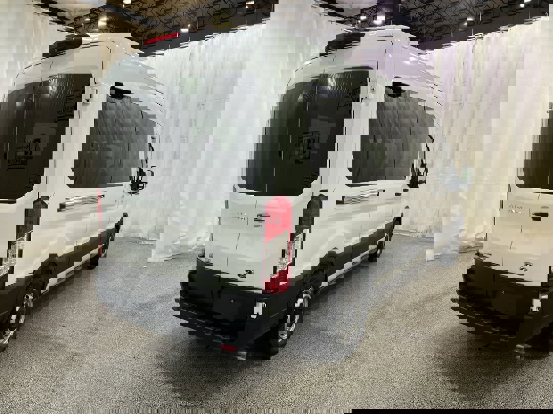 New 2025 OXFORD WHITE Ford XL image 8