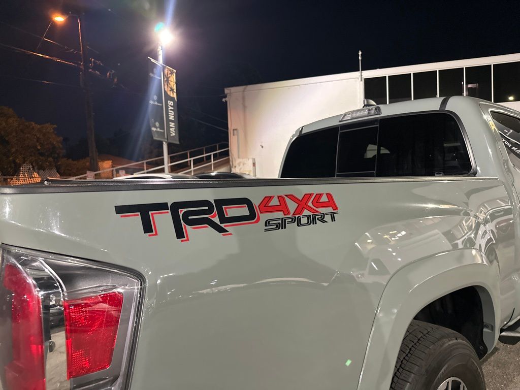 2022 Toyota Tacoma TRD Sport V6 photo 5