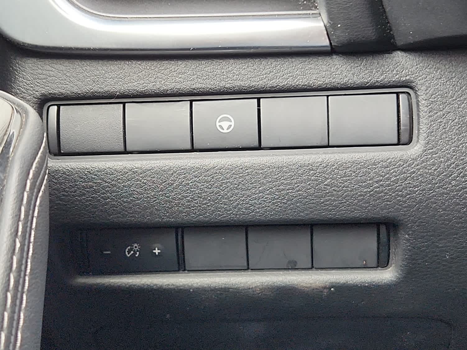 2021 Nissan Rogue SV photo 18