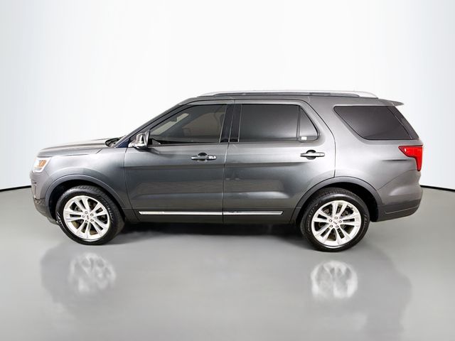 2018 Ford Explorer XLT photo 3