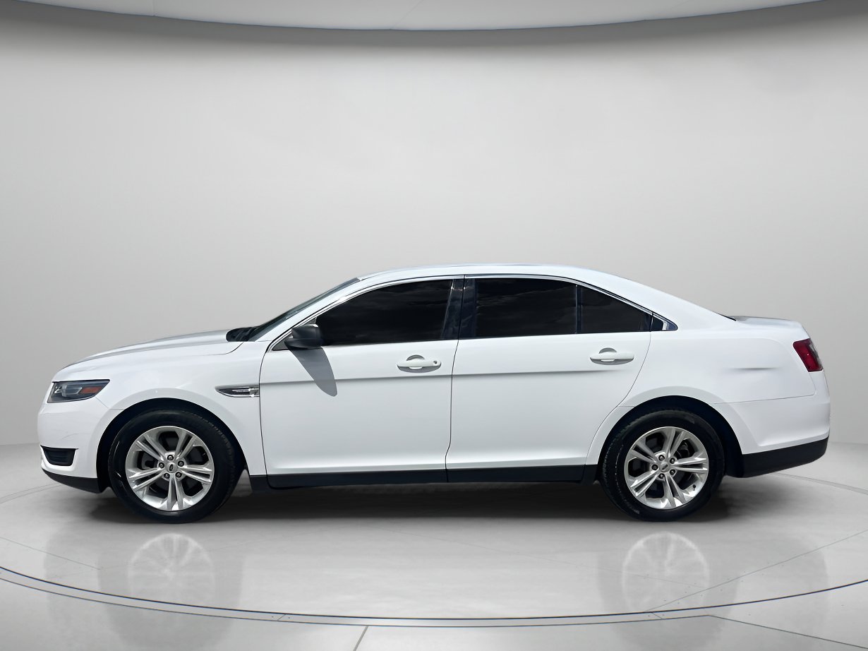2018 Ford Taurus SE photo 4