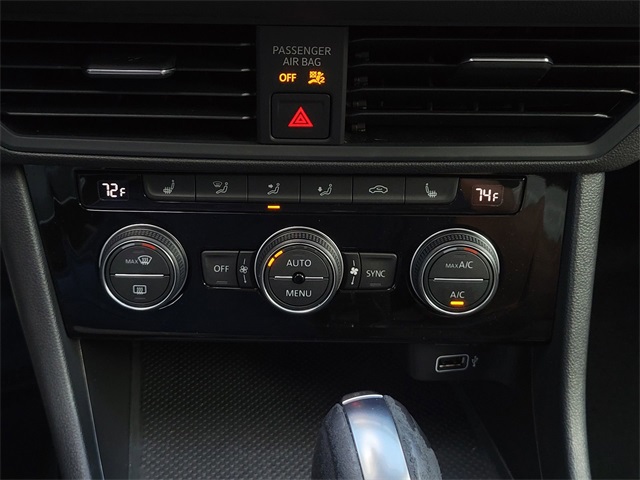 2019 Volkswagen Jetta SEL photo 17