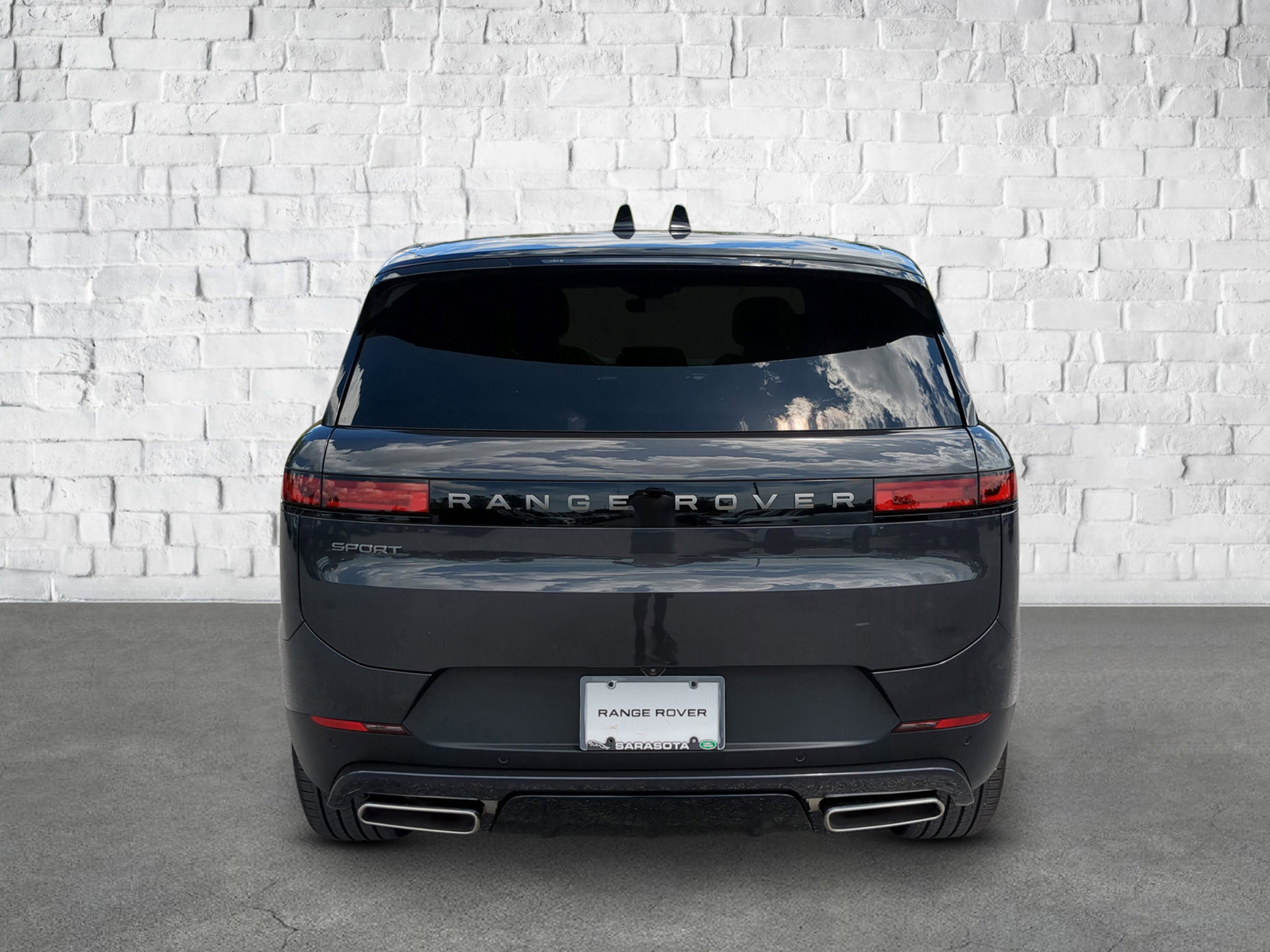2025 Land Rover Range Rover Sport SE photo 4