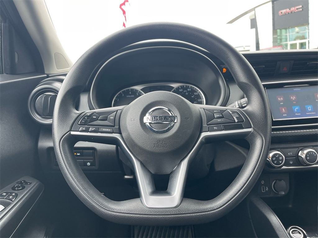 2021 Nissan Kicks S photo 11