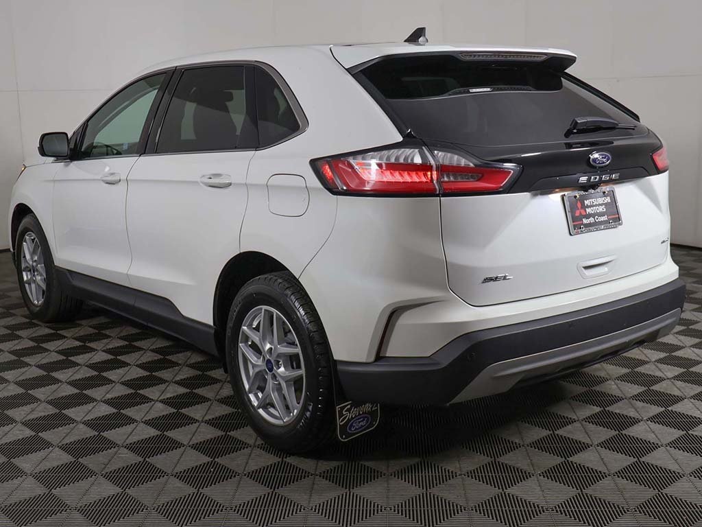 2022 Ford Edge SEL photo 8