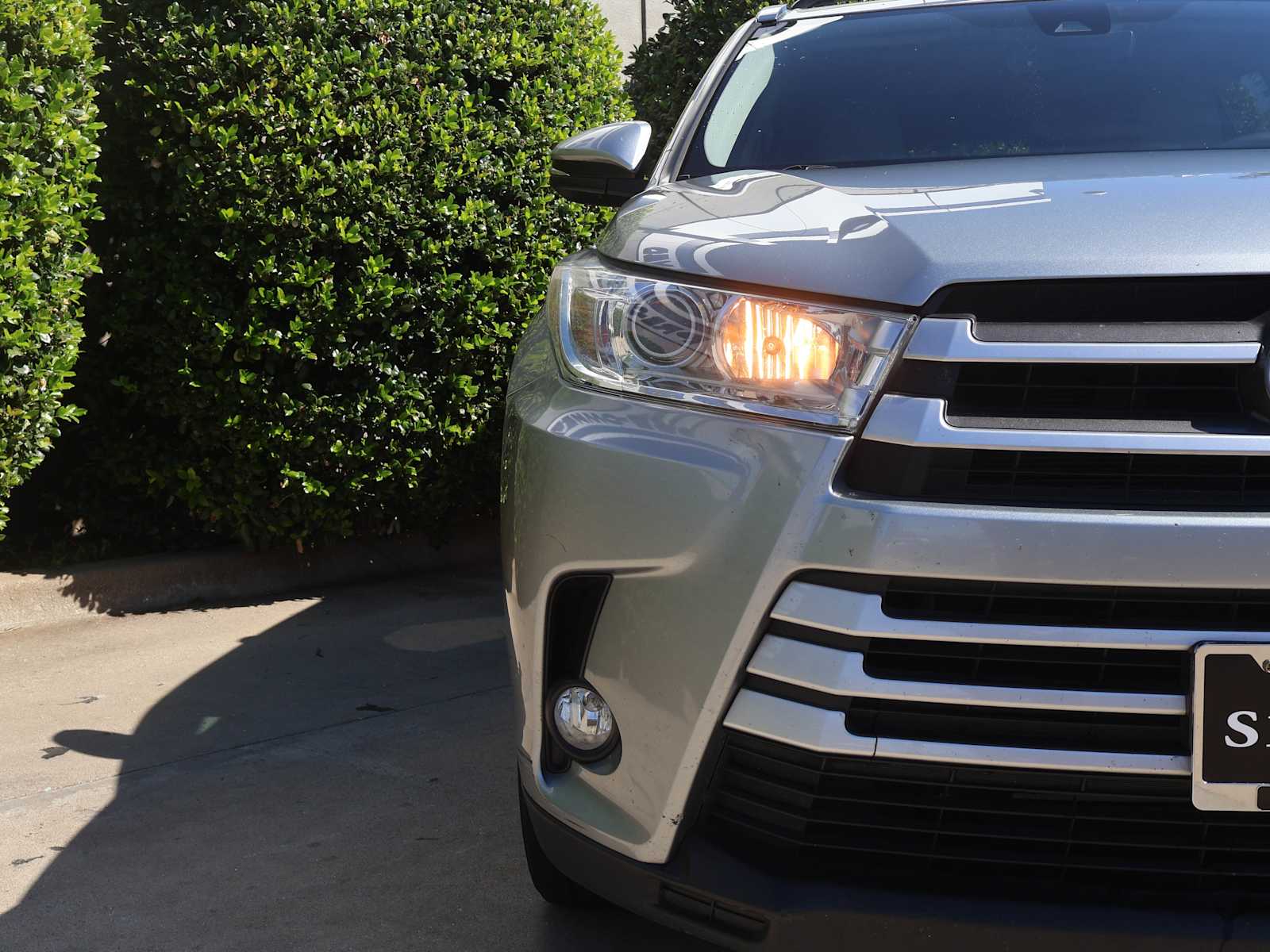 2018 Toyota Highlander SE XLE photo 2