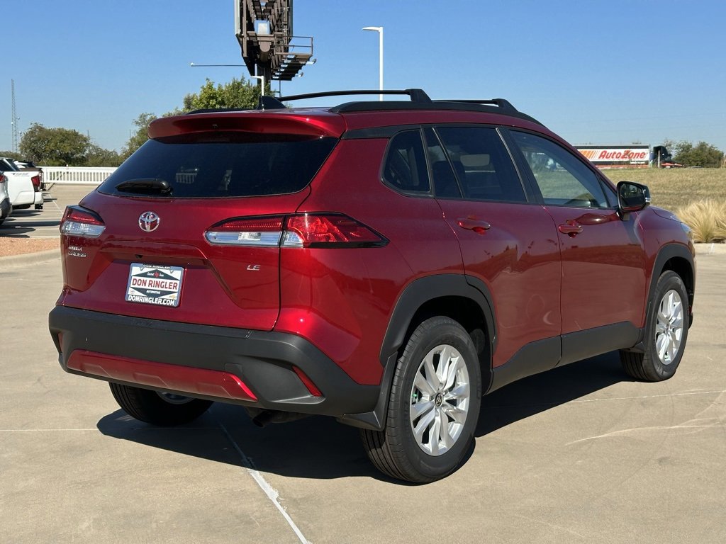 2025 Toyota Corolla Cross LE photo 2