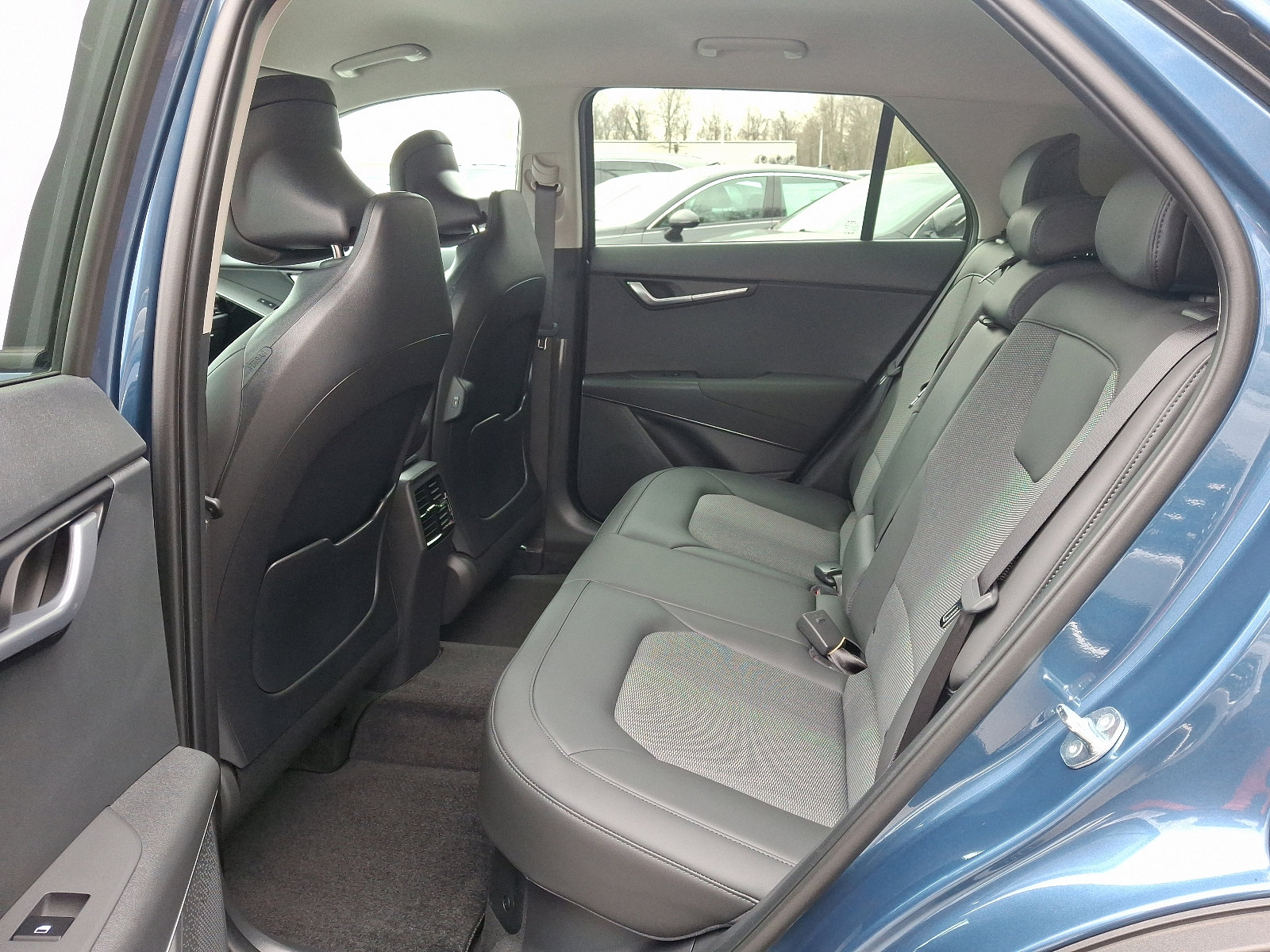 2025 Kia Niro EX photo 5