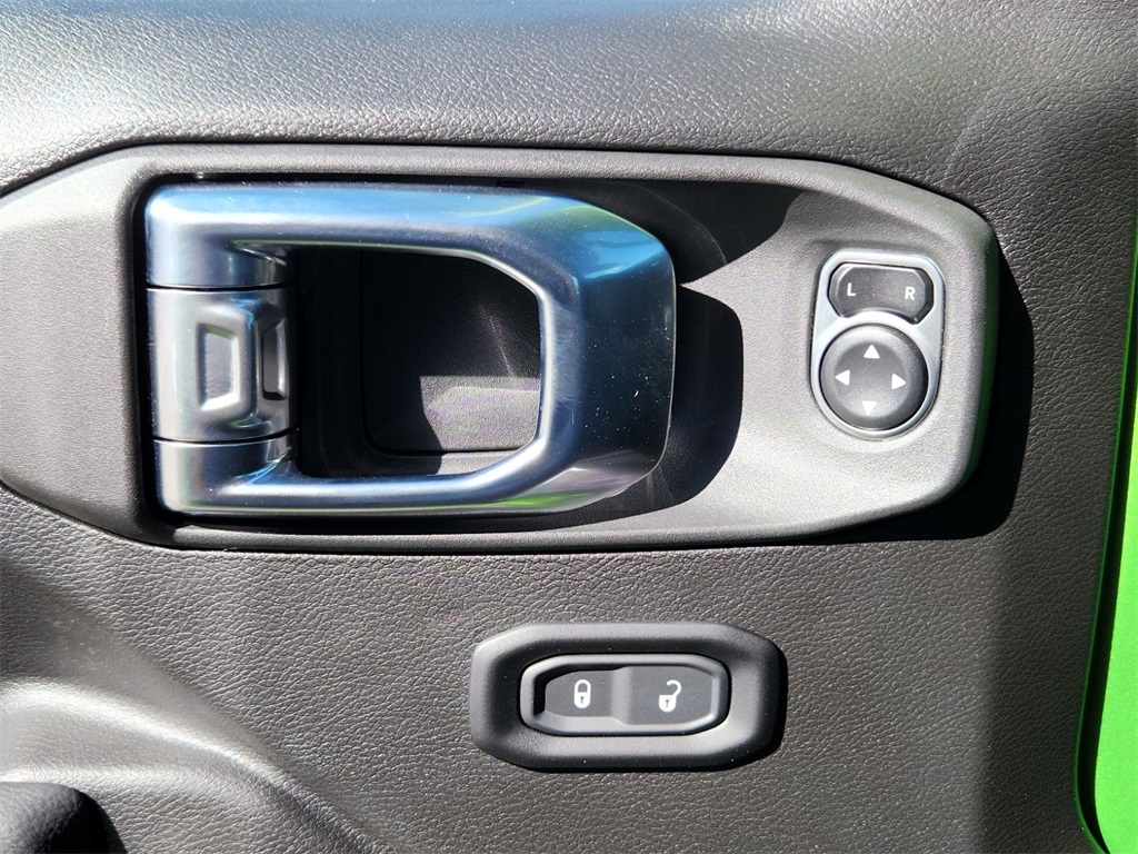 2025 Jeep Wrangler Sport S photo 19