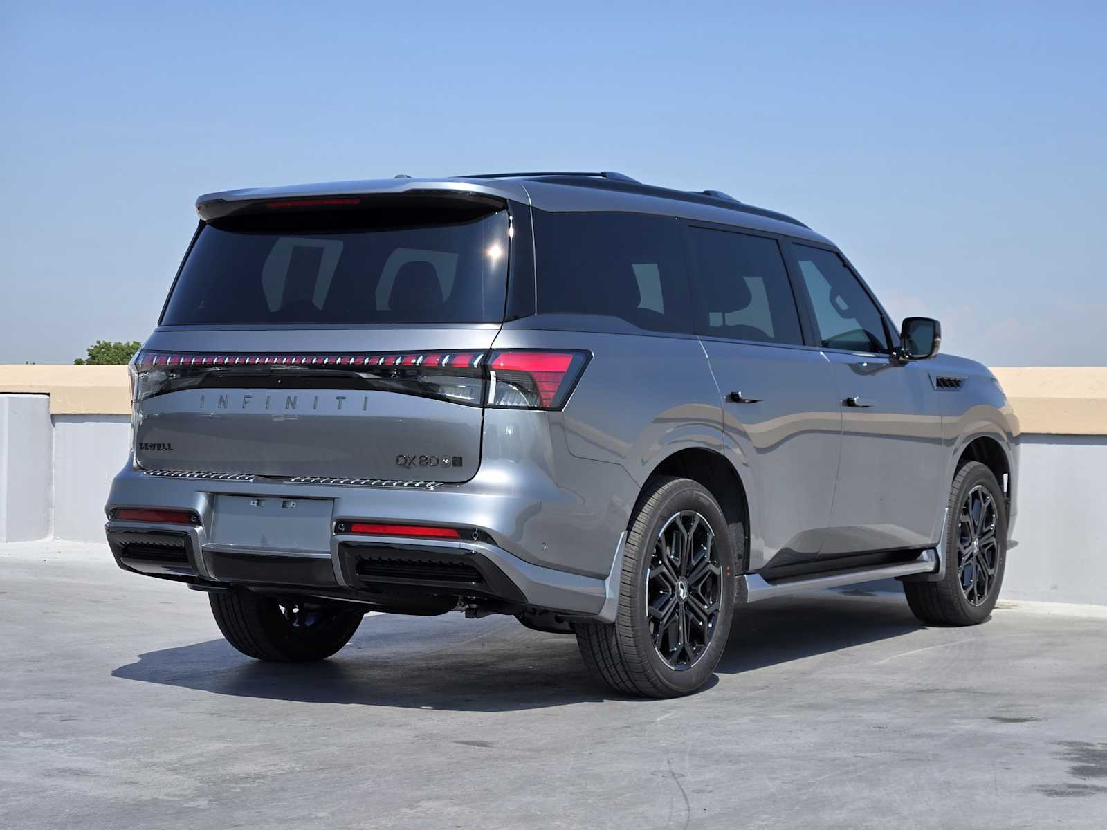 2026 Infiniti QX80 Sensory photo 3