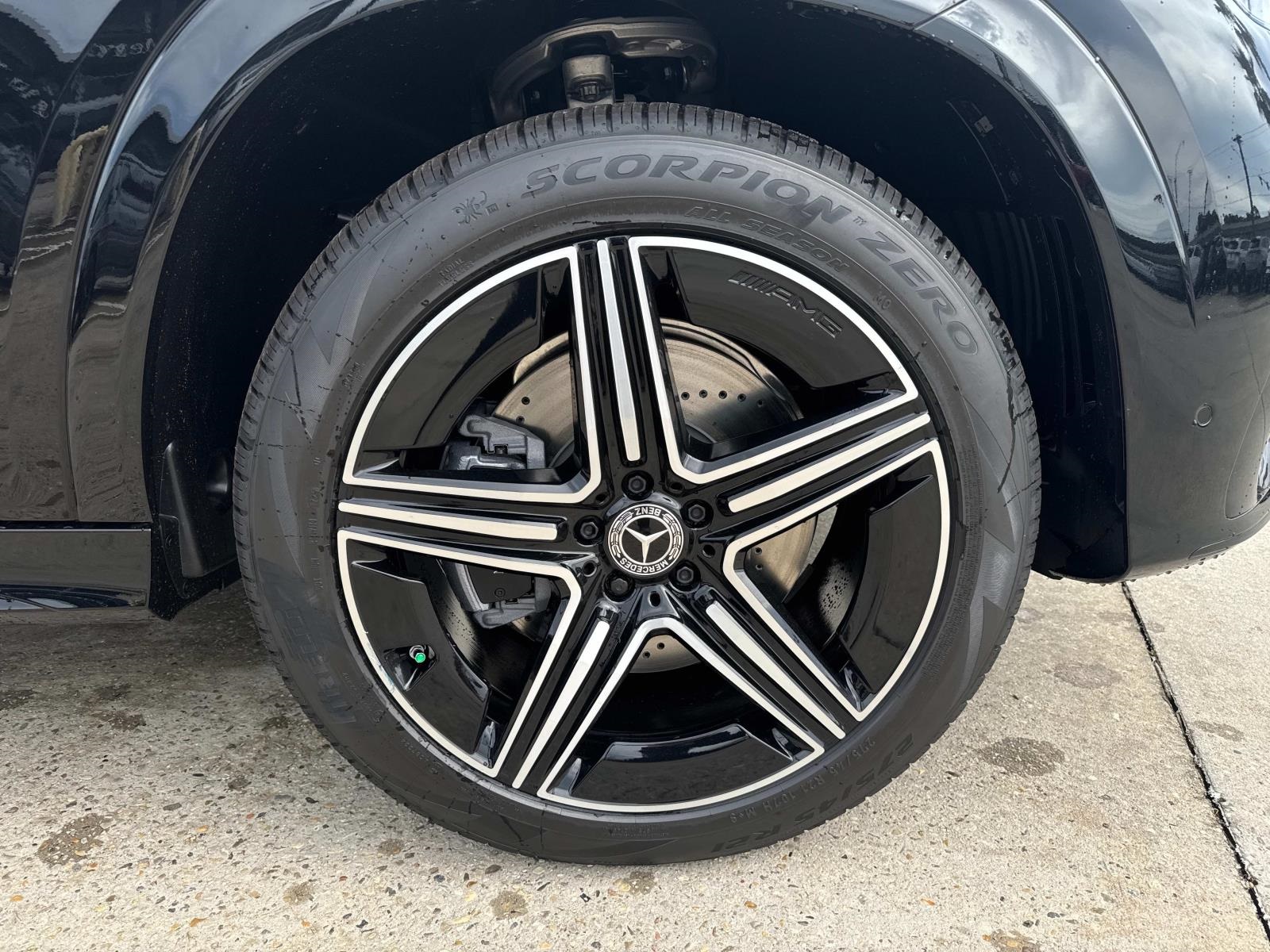 2025 Mercedes Benz GLE 350 4MATIC photo 3