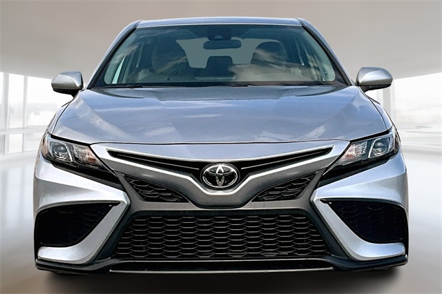 2021 Toyota Camry SE photo 2