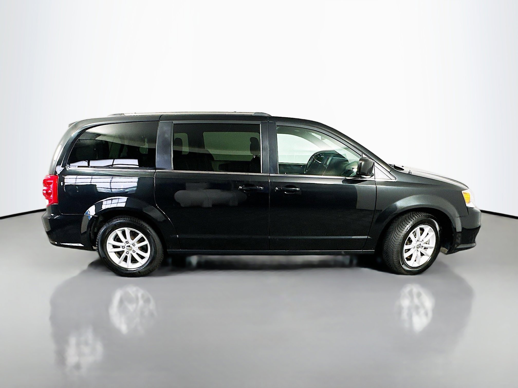 2019 Dodge Grand Caravan SXT photo 8