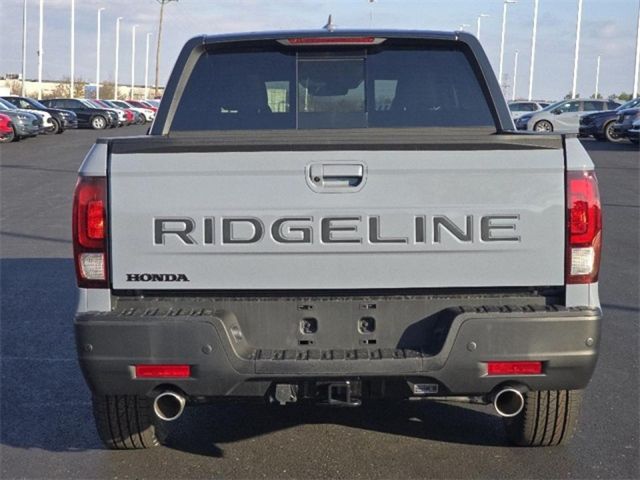 2025 Honda Ridgeline Black Edition photo 8