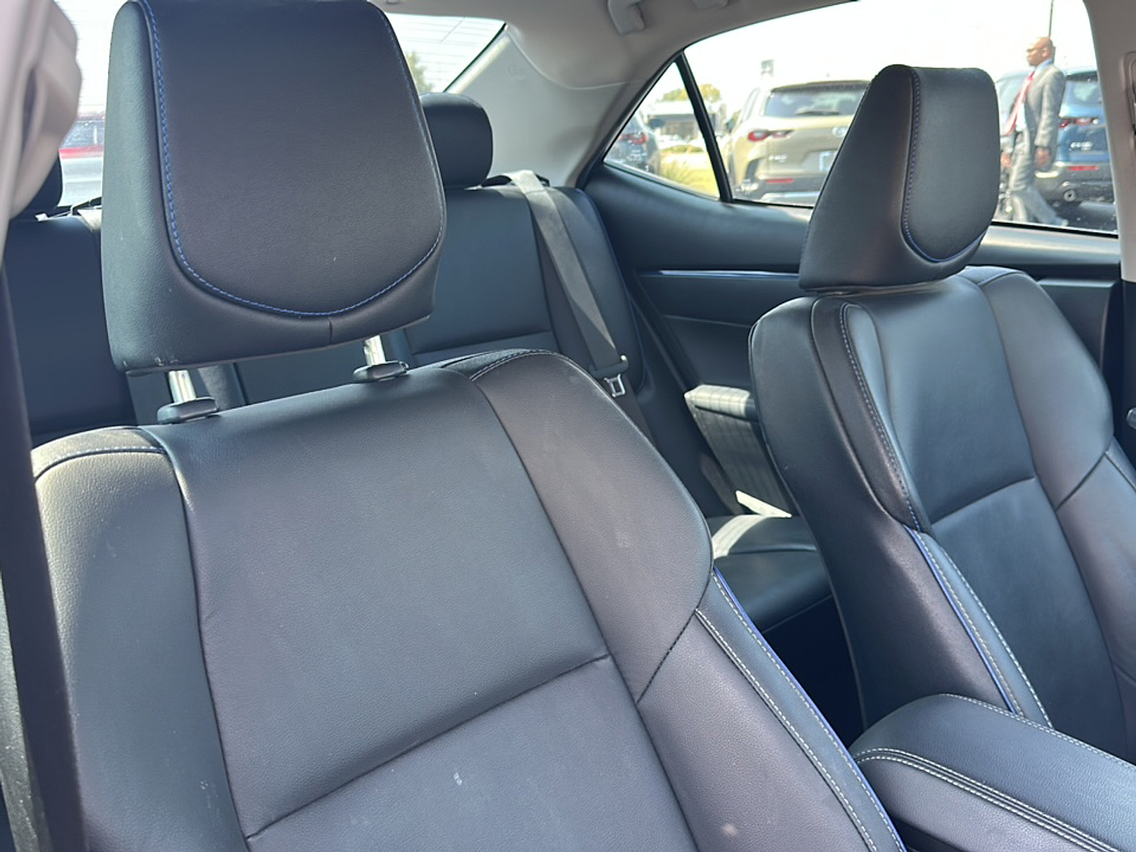 2019 Toyota Corolla XLE photo 7