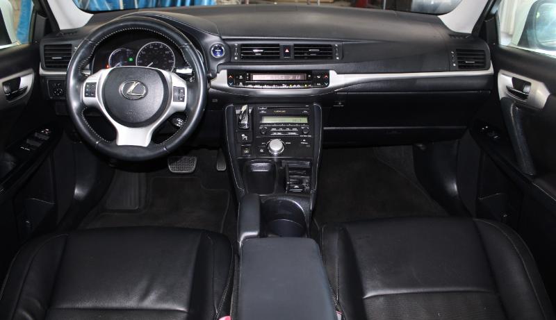2013 Lexus CT 200h photo 28