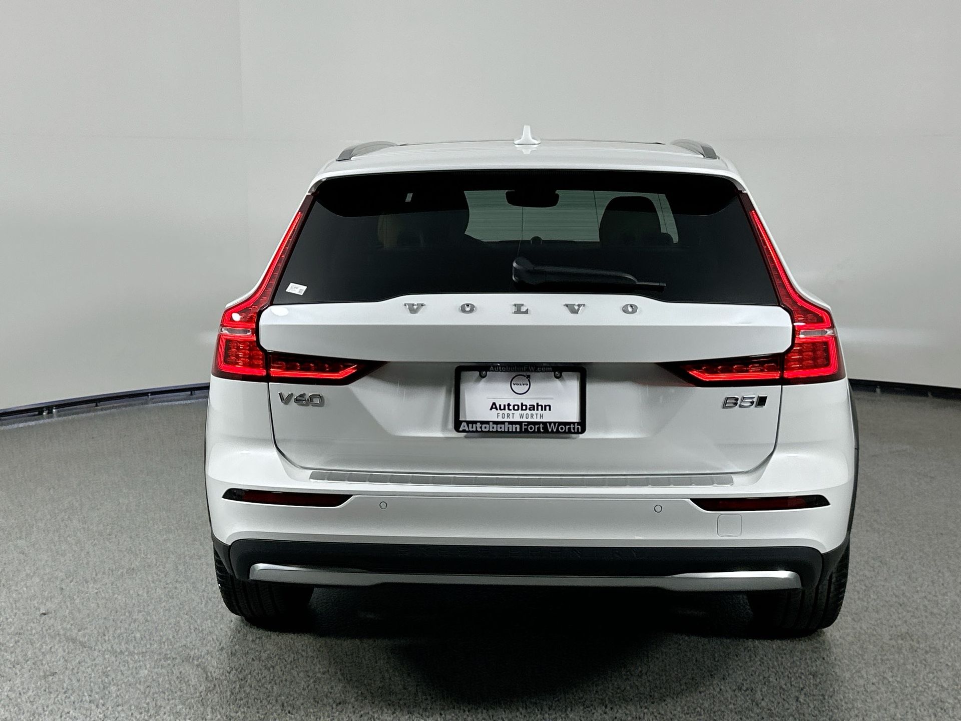2026 Volvo V60 Cross Country B5 AWD photo 5
