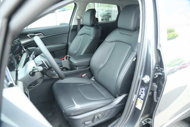 2025 Kia Sportage Hybrid EX photo 2