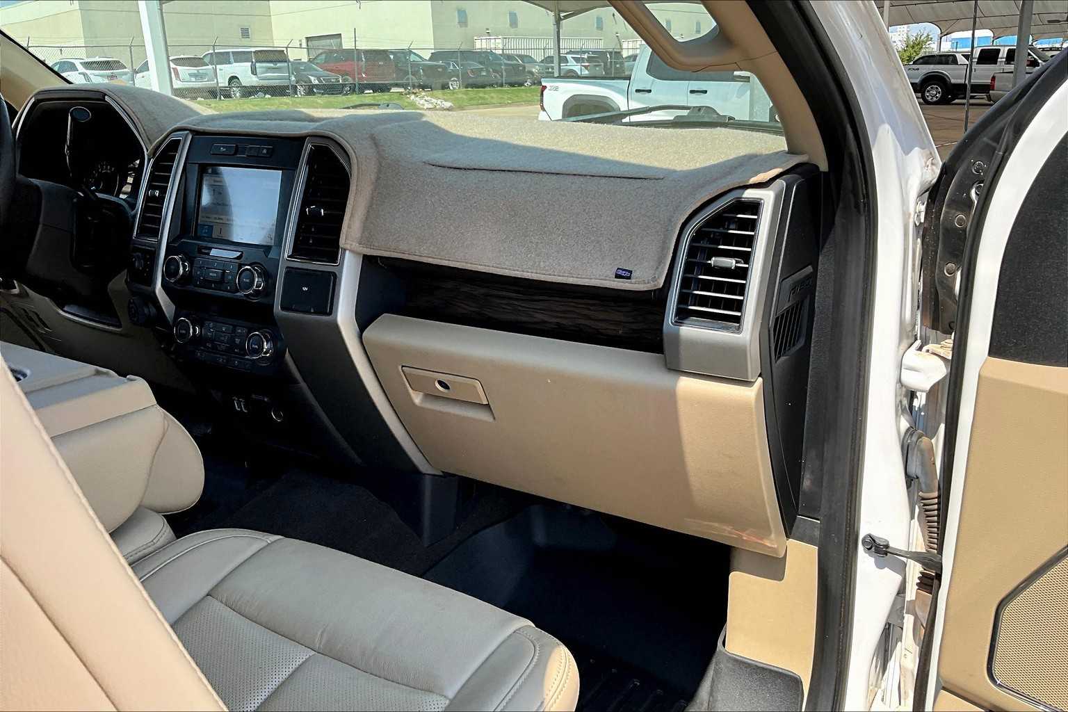 2012 Toyota Tundra CrewMax photo 16