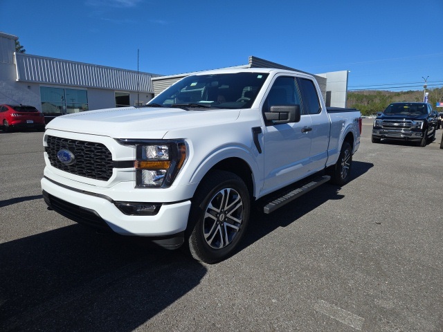 2023 Ford F-150 XL's photo