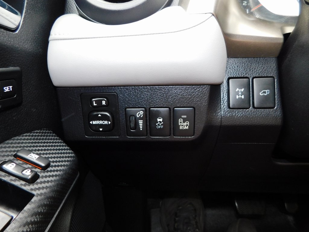 2015 Toyota RAV4 Limited photo 23