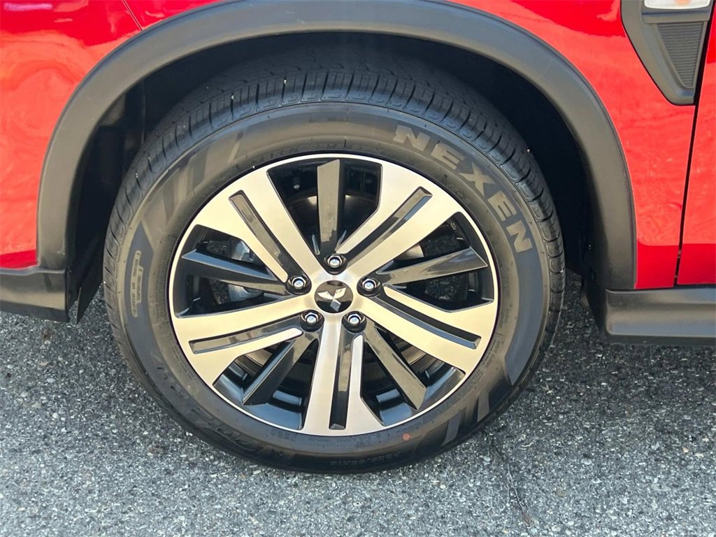2025 Mitsubishi Outlander S photo 25