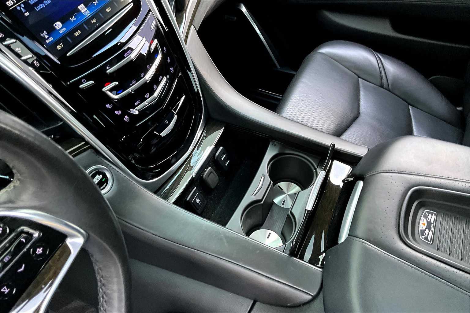 2020 Cadillac Escalade Platinum photo 14