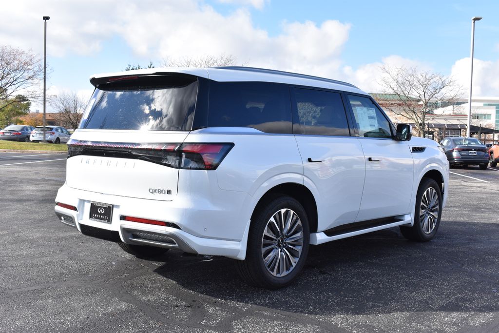 2026 Infiniti QX80 Luxe photo 3