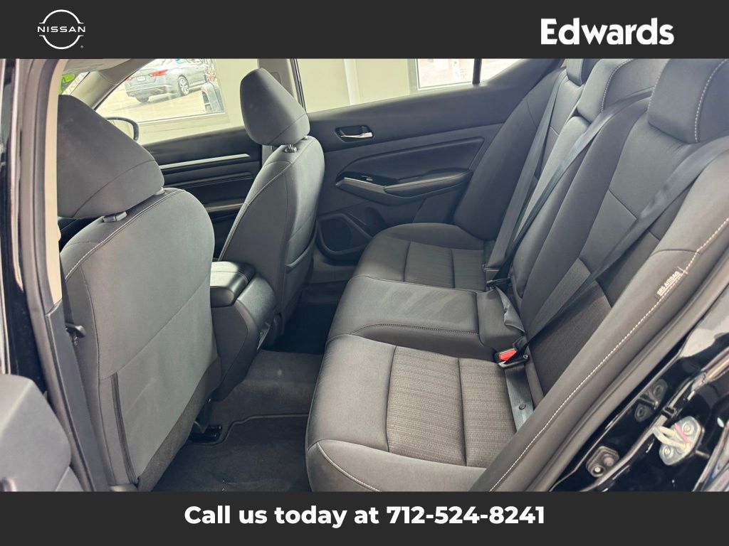 2022 Nissan Altima 2.5 SV photo 12